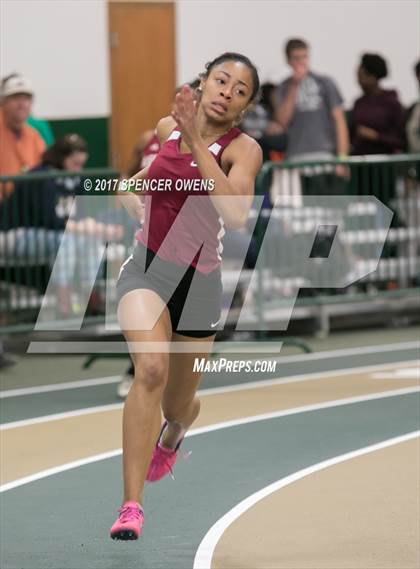 Thumbnail 1 in NC Runners Holiday Invitational photogallery.