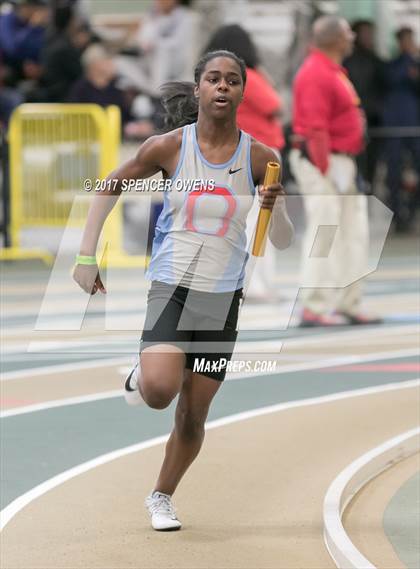 Thumbnail 1 in NC Runners Holiday Invitational photogallery.