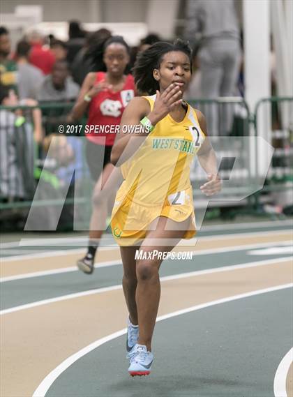 Thumbnail 3 in NC Runners Holiday Invitational photogallery.