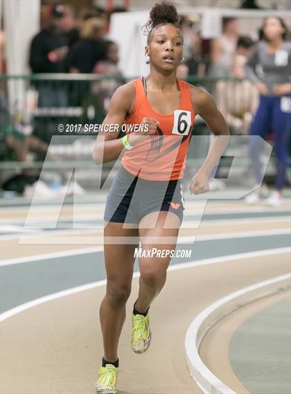 Thumbnail 2 in NC Runners Holiday Invitational photogallery.