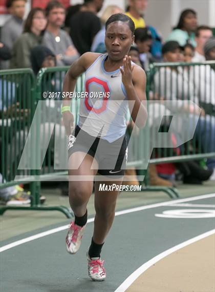Thumbnail 2 in NC Runners Holiday Invitational photogallery.