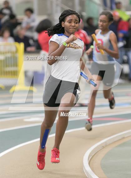 Thumbnail 1 in NC Runners Holiday Invitational photogallery.