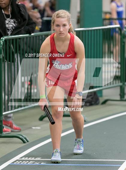 Thumbnail 3 in NC Runners Holiday Invitational photogallery.