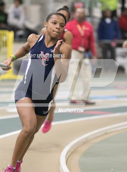 Thumbnail 1 in NC Runners Holiday Invitational photogallery.