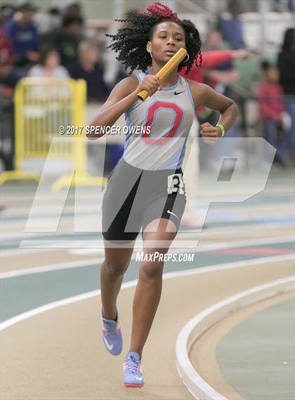 Thumbnail 3 in NC Runners Holiday Invitational photogallery.