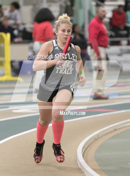 Thumbnail 2 in NC Runners Holiday Invitational photogallery.