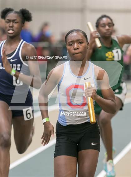 Thumbnail 1 in NC Runners Holiday Invitational photogallery.