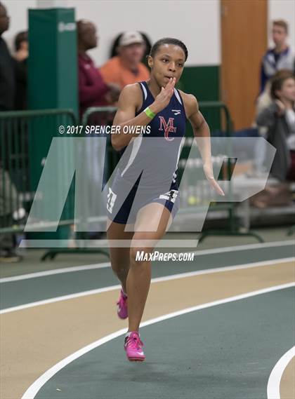 Thumbnail 1 in NC Runners Holiday Invitational photogallery.