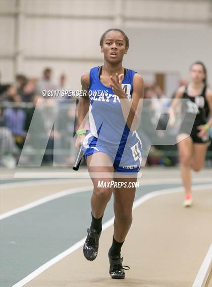 Thumbnail 3 in NC Runners Holiday Invitational photogallery.