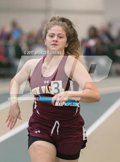 Thumbnail 1 in NC Runners Holiday Invitational photogallery.
