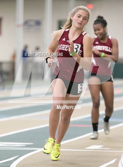 Thumbnail 3 in NC Runners Holiday Invitational photogallery.