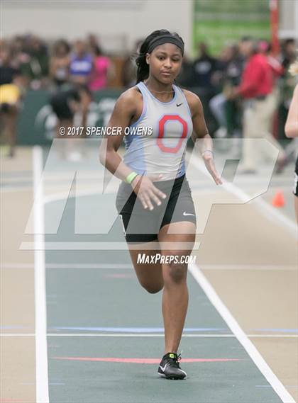 Thumbnail 2 in NC Runners Holiday Invitational photogallery.