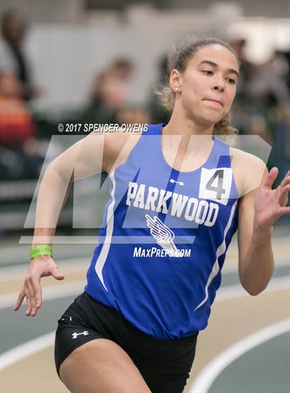 Thumbnail 2 in NC Runners Holiday Invitational photogallery.