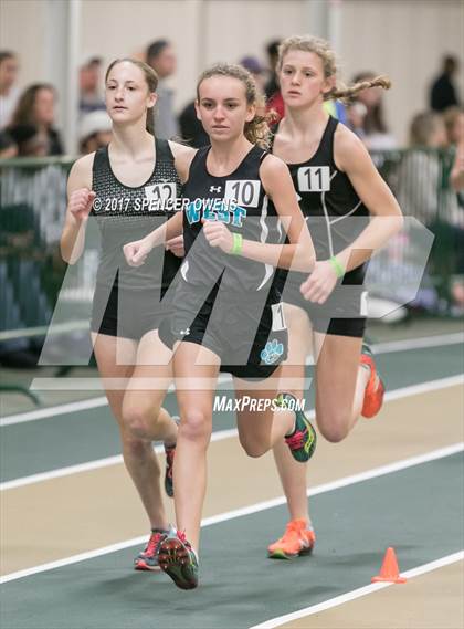 Thumbnail 2 in NC Runners Holiday Invitational photogallery.