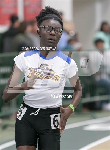 Thumbnail 1 in NC Runners Holiday Invitational photogallery.