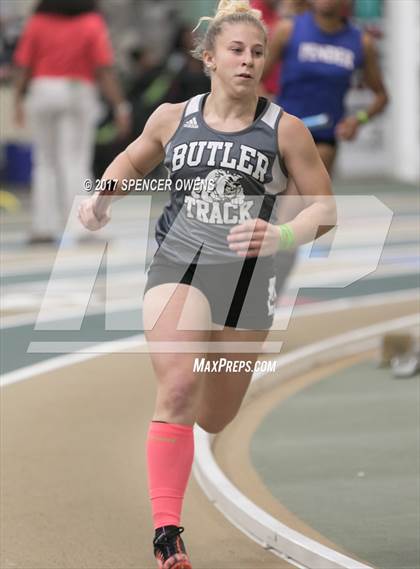 Thumbnail 1 in NC Runners Holiday Invitational photogallery.