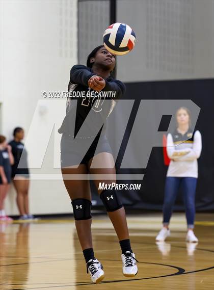 Thumbnail 2 in Pottsboro vs. Denison  (Denison Invitational Showcase) photogallery.