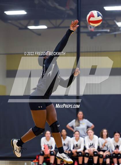 Thumbnail 3 in Pottsboro vs. Denison  (Denison Invitational Showcase) photogallery.