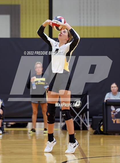 Thumbnail 3 in Pottsboro vs. Denison  (Denison Invitational Showcase) photogallery.