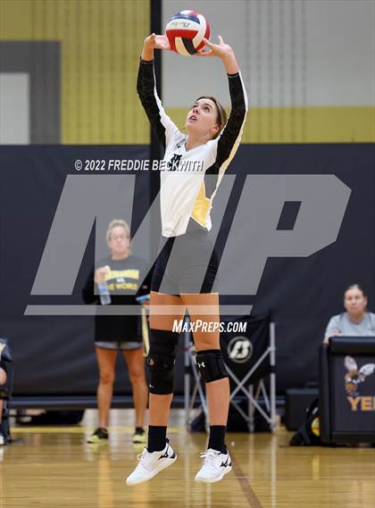 Thumbnail 1 in Pottsboro vs. Denison  (Denison Invitational Showcase) photogallery.