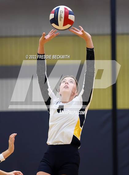 Thumbnail 3 in Pottsboro vs. Denison  (Denison Invitational Showcase) photogallery.