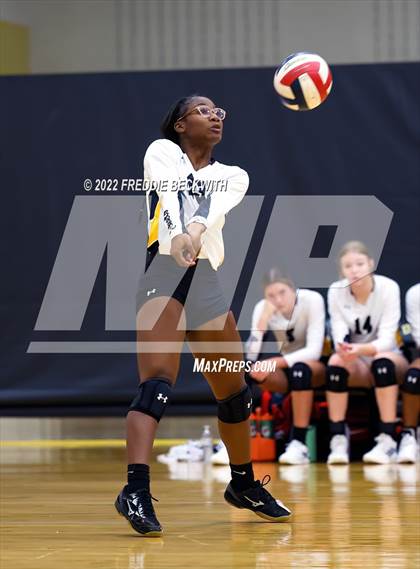 Thumbnail 3 in Pottsboro vs. Denison  (Denison Invitational Showcase) photogallery.