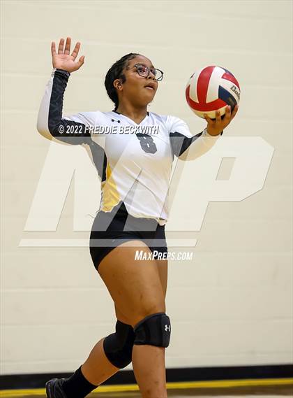 Thumbnail 2 in Pottsboro vs. Denison  (Denison Invitational Showcase) photogallery.