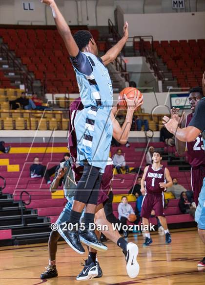 Thumbnail 2 in New Way Christian Academy vs. Sunrise Christian Academy (Fantasy of Lights) photogallery.