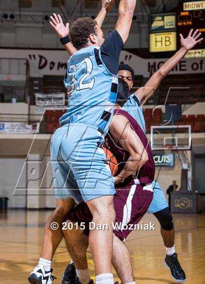 Thumbnail 1 in New Way Christian Academy vs. Sunrise Christian Academy (Fantasy of Lights) photogallery.