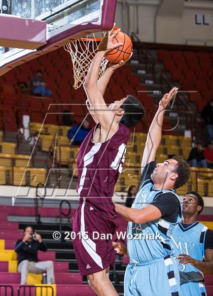 Thumbnail 1 in New Way Christian Academy vs. Sunrise Christian Academy (Fantasy of Lights) photogallery.