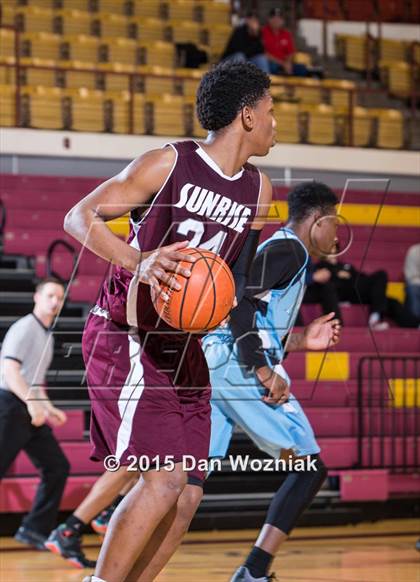 Thumbnail 2 in New Way Christian Academy vs. Sunrise Christian Academy (Fantasy of Lights) photogallery.