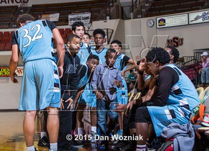 Thumbnail 3 in New Way Christian Academy vs. Sunrise Christian Academy (Fantasy of Lights) photogallery.