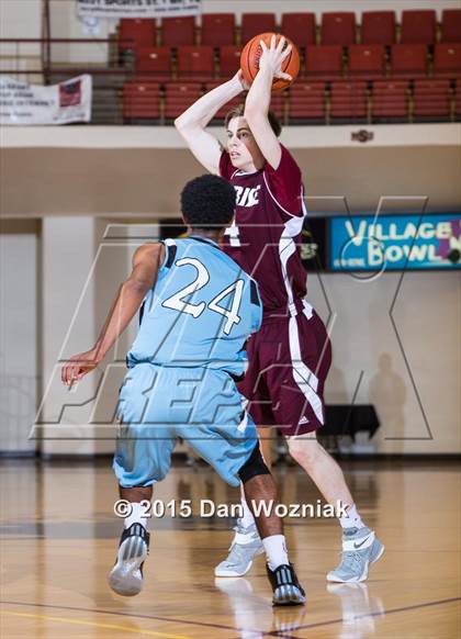 Thumbnail 1 in New Way Christian Academy vs. Sunrise Christian Academy (Fantasy of Lights) photogallery.