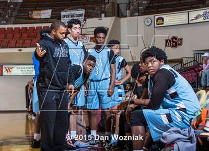 Thumbnail 1 in New Way Christian Academy vs. Sunrise Christian Academy (Fantasy of Lights) photogallery.