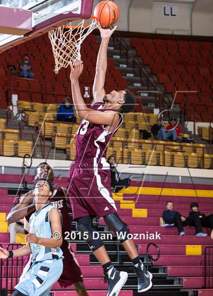 Thumbnail 2 in New Way Christian Academy vs. Sunrise Christian Academy (Fantasy of Lights) photogallery.