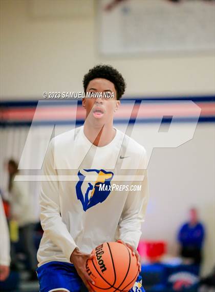Thumbnail 2 in El Camino Real vs Knight (8th Annual West Valley Tip-Off Classic) photogallery.