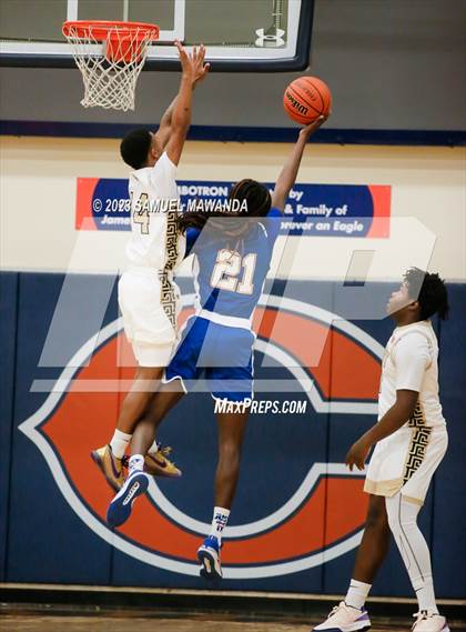 Thumbnail 1 in El Camino Real vs Knight (8th Annual West Valley Tip-Off Classic) photogallery.