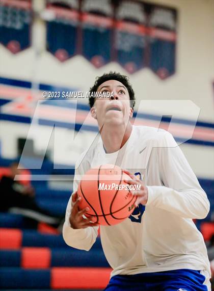 Thumbnail 3 in El Camino Real vs Knight (8th Annual West Valley Tip-Off Classic) photogallery.