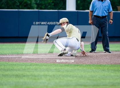 Thumbnail 2 in Wakeland vs. Cleburne (UIL 5A Region II Semifinal) photogallery.