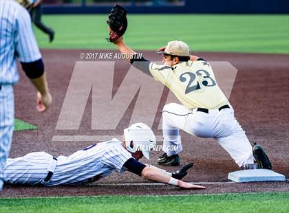 Thumbnail 2 in Wakeland vs. Cleburne (UIL 5A Region II Semifinal) photogallery.