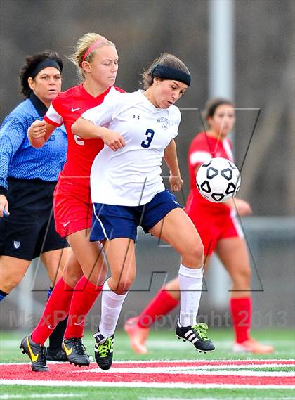 Thumbnail 3 in North Rockland vs. Massapequa (NYSPHSAA Class AA Final) photogallery.