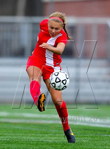 Thumbnail 1 in North Rockland vs. Massapequa (NYSPHSAA Class AA Final) photogallery.