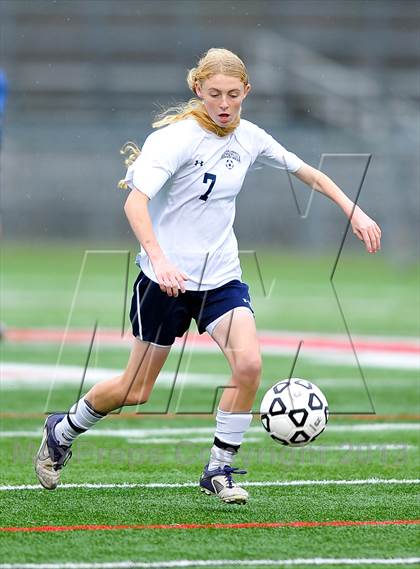 Thumbnail 3 in North Rockland vs. Massapequa (NYSPHSAA Class AA Final) photogallery.