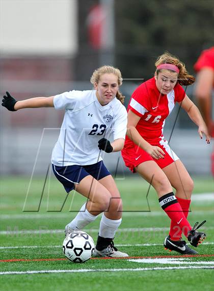 Thumbnail 3 in North Rockland vs. Massapequa (NYSPHSAA Class AA Final) photogallery.