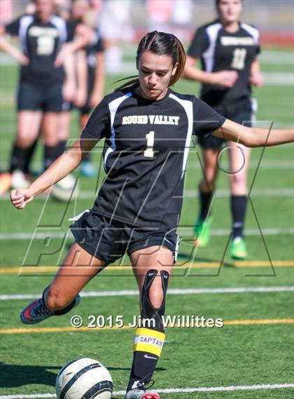 Thumbnail 2 in Round Valley vs. Blue Ridge (AIA Division 4 Final) photogallery.