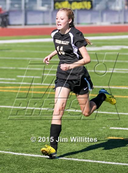 Thumbnail 3 in Round Valley vs. Blue Ridge (AIA Division 4 Final) photogallery.