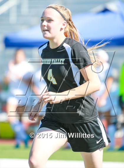 Thumbnail 3 in Round Valley vs. Blue Ridge (AIA Division 4 Final) photogallery.