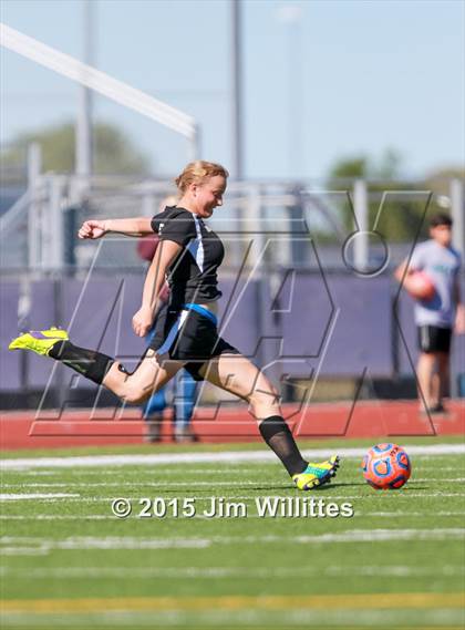 Thumbnail 2 in Round Valley vs. Blue Ridge (AIA Division 4 Final) photogallery.