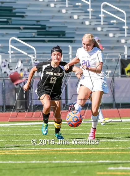 Thumbnail 3 in Round Valley vs. Blue Ridge (AIA Division 4 Final) photogallery.