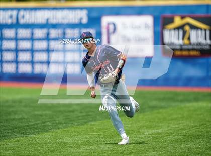 Thumbnail 3 in Notre Dame @ Parkview Baptist (LHSAA Division 3 Select Round 3) photogallery.